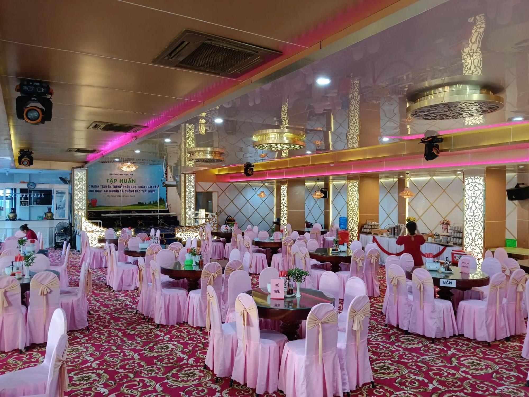 Nhat Quy Hotel Tây Ninh Zewnętrze zdjęcie