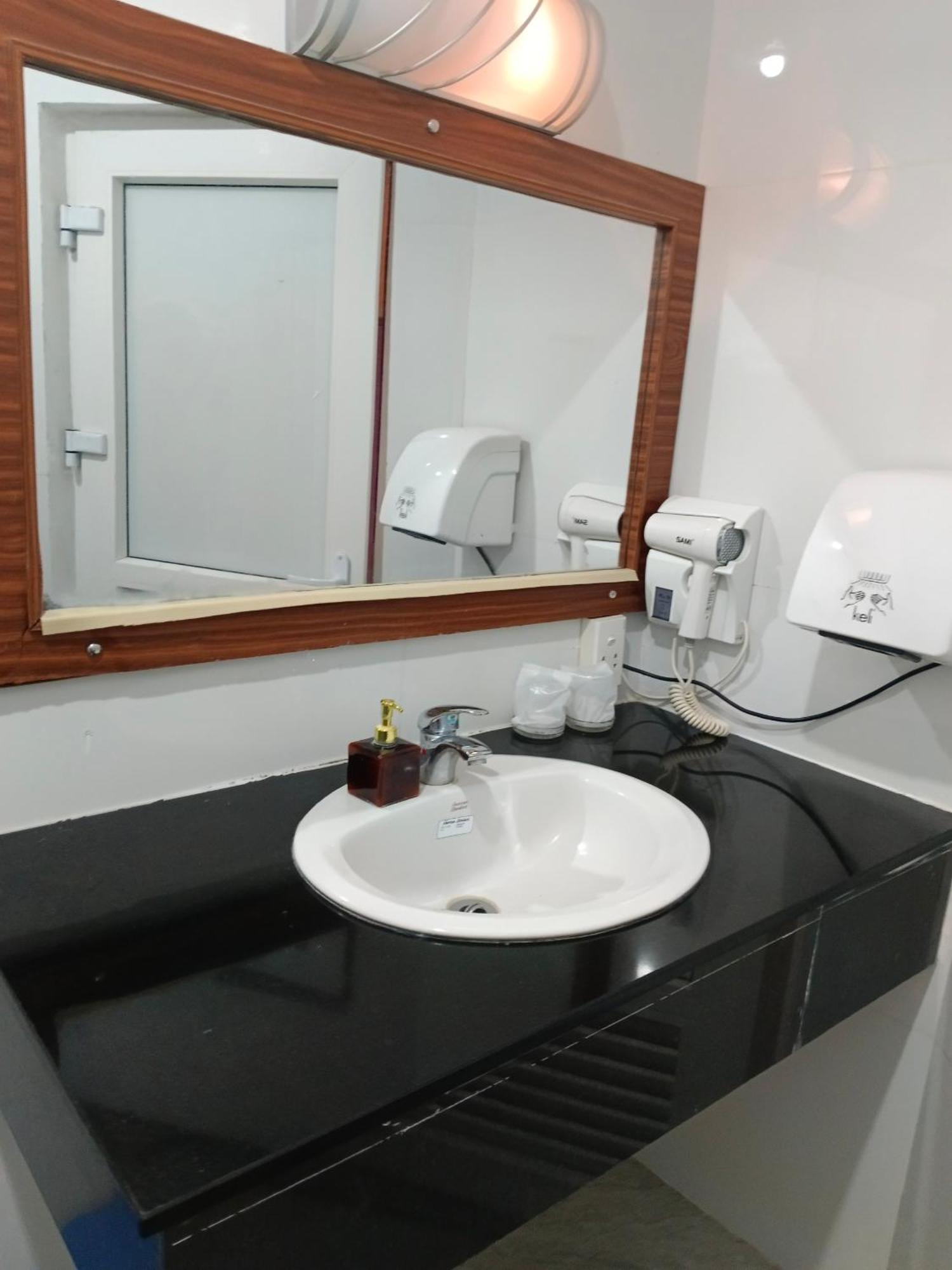 Nhat Quy Hotel Tây Ninh Zewnętrze zdjęcie